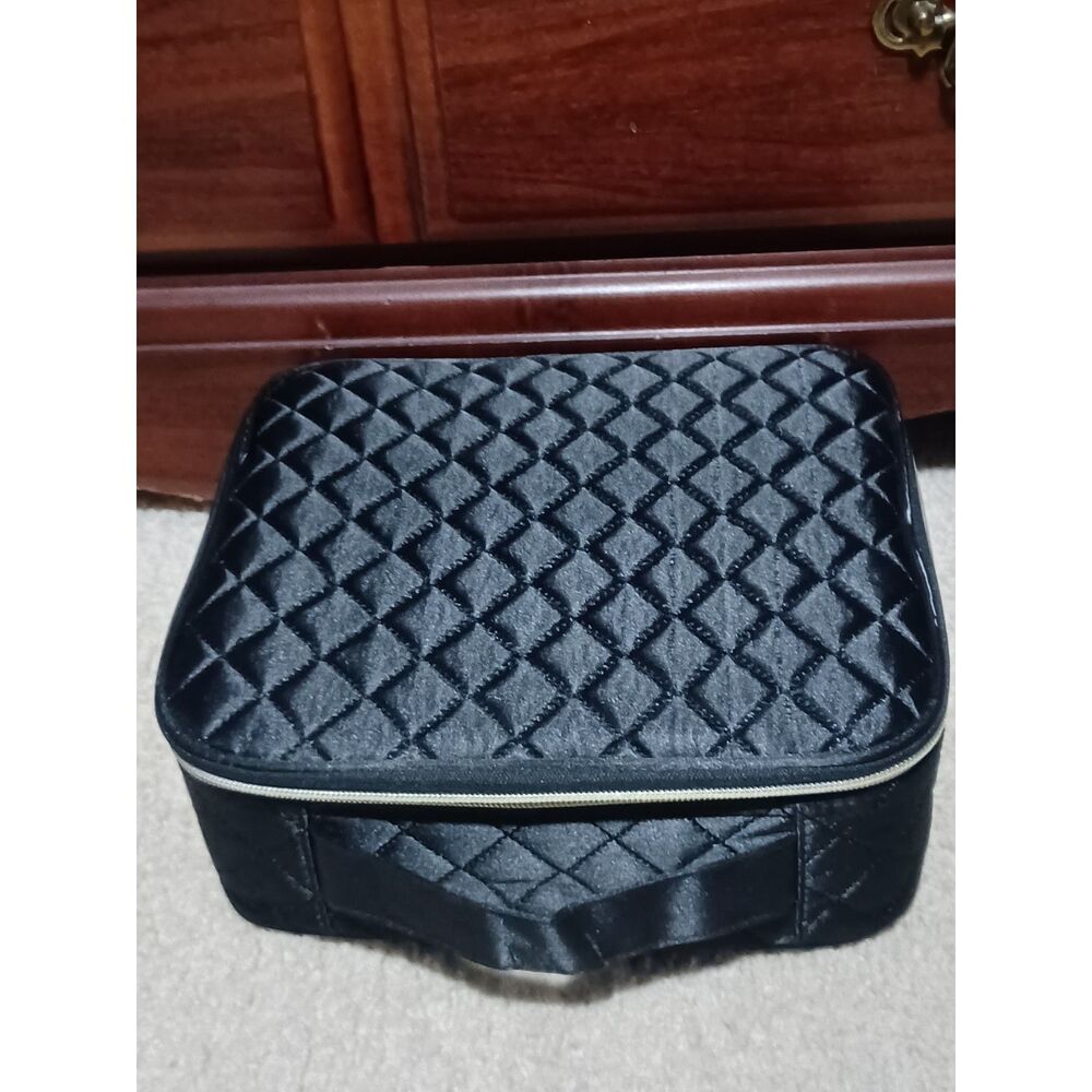 Black & Maroon BEAUTYSTASH Travel Makeup Box